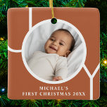 Pojke Första jul Photo Terracotta Julgransprydnad Keramik<br><div class="desc">Detta enkla Pojke första julfoto Ornament är utpekat med ord JOY på en terrakotta bakgrund. Anpassade enkelt med ditt foto,  namn och år.</div>