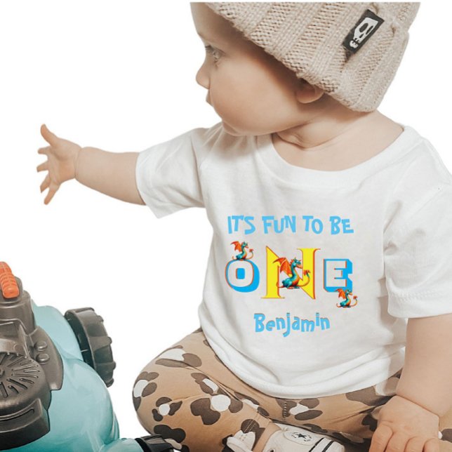 Pojke Namn One Dinosaur Cute T Shirt (Skapare uppladdad)
