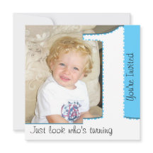 PojkeLook som är den roterande 1