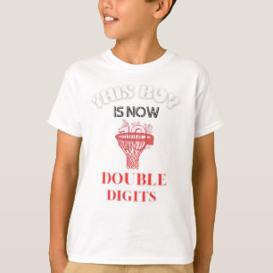 pojken är nu tio dubblor T-Shirt