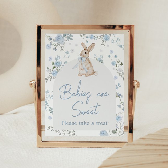 Pojken lite Bunny Baby Shower Spädbarn är Sweet Poster (Blue Some Bunny Baby Shower Babies are Sweet Sign)
