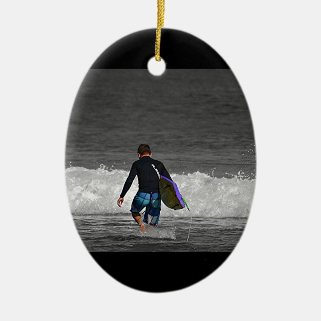 POJKEN OCH HANS BOOGIE STIGER OMBORD JULGRANSPRYDNAD KERAMIK (Framsidan)