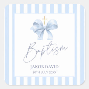 Pojkens blå, kantad baptism-favoritmärke med Bow Fyrkantigt Klistermärke