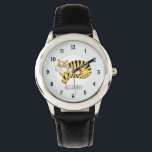 Pojks Cute Jungle Tiger med Namn Kids Armbandsur<br><div class="desc">Den här söta designen är en del av en samling med söta dodle-tigrar för pojkens kläder och tillbehör. De här barnen har en hand plockade-sovande djungelkatt och kan vara personlig med ditt barns namn. Perfekt för alla djur som älskar små djur! Kolla in vår butik för andra fantastiska utformningar.</div>