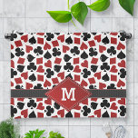 Poker Casino Kostym Mönster Monogram Kökshandduk<br><div class="desc">Den här coolan har pokerinspirerad kökshandduk en bakgrund mönster som består av att spela kostym (spader, klöver, hjärtan, diamanter). Ett svart springa på ett färgband över båda kant, med en röd romb där du kan lägga till den första i vitt (ändra mallen så ändras den på båda diamanterna). Det här...</div>