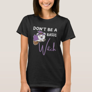 Polar Bear Halloween Witch Witches är inte ett T Shirt