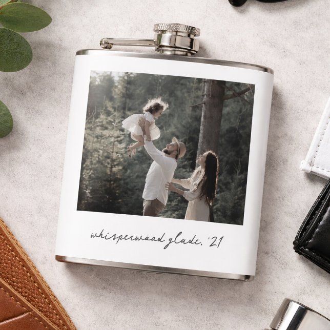 Polaroid Fotoflaska | Anpassad Vintage Retrokonst Fickplunta (Turn a favorite photo into a vintage inspired flask with a timeless Polaroid look)