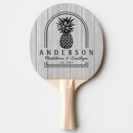 Polerad grå trä ananas bröllopsbåge & namn pingisracket