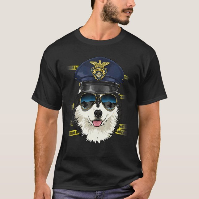Police Officer Alaskan Malamute PD Cop Crime Scene T Shirt (Framsida)