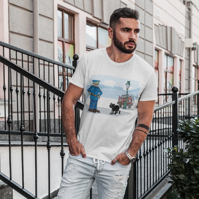 Policeman och en svart katt t shirt (Skapare uppladdad)