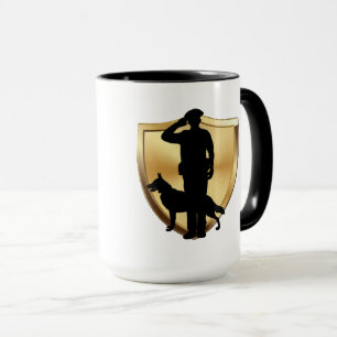 Policeman och K-9 Hund Silhouette Mugg