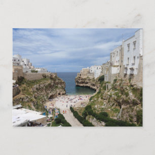 Polignano en Marestadsstrand i den Puglia vykortet Vykort