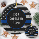 Polisassistent vid Thin Blue Line Tillsatta lagar Julgransprydnad Keramik<br><div class="desc">Polischef Thin Blue Line Ornament - American flagga in Police Flagga färg ,  olycksdrabbad utformning . Polisassistenten namn & brige # på framsidan,  anpassa baksidan med året. COPYRIGHT © 2020 Judy Burrows,  Black Hund Art - Med alla Höger reserverade. Thin Blue Line Tillsatta lagar polischef Ceramic Ornamic</div>
