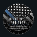 Polischef för Europaåret Blue Line Flagga Darttavla<br><div class="desc">Den här utformningen har en polisstyrka med svarta och vita ränder,  och även en tunn blå flagga rand. Denna tavla är underbar för att visa en polisman,  sheriff,  kapten eller chef uppskattning för deras tjänst och erkänna dem som årets officer.</div>