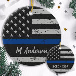 Polischef - Thin Blue Line USA American Flagga Julgransprydnad Keramik<br><div class="desc">Vi presenterar vår Thin Blue Line Flagga-prydnad, perfekten som tillägg till din helgdag-dekanor och en tänkbar gåva till vilken tillsatta lagar-officer som helst i ditt liv. Denna amerikanska flagga-inspirerade prydnadsföremål har en djärv blå linje som betalar en hyllning till modiga manar och kvinnor som och skyddar våra samhällen varje dag....</div>