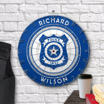 Polisemblem Dartboard Darttavla<br><div class="desc">Emblem Dart Board of Police är ett underbart sätt att visa ert stöd och ha roligt att göra det på. Enkel att anpassa med ditt namn och initialer. Anpassa för att matcha stil eller lägga till mer text med knappen Redigera design.</div>
