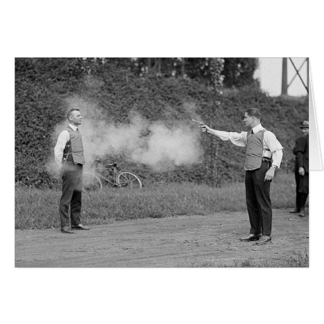 Polisen testar skottsäker väst, 1923 hälsningskort (Framsidan Horizontal)