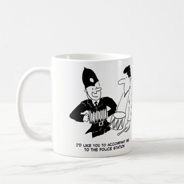 Polisen vill att mannen ska följa med honom kaffemugg (Vänster)