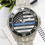 Polisens moderna år i Pension, Thin Blue Line Armbandsur<br><div class="desc">Fira och visa er uppskattning för en framstående polisman med denna Thin Blue Line Pension eller årsdag Pocket Watch - American flagga design in Police Flagga i en modern svart och blå design . Perfekt för tjänsteköp och Pension-gåvor från polisväsendet. Anpassa polisbevakningen i pension med namn och passernummer, tjänsteår och...</div>