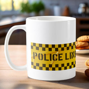 Polisfest med gula avspärrningsband kaffemugg