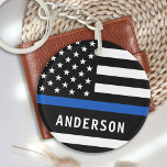 Polistjänsteman Personlig Namn Thin Blue Line<br><div class="desc">Personlig Thin Blue Line Keychain - American flagga in Police Flagga färg, modern black blue design . Anpassa till namn eller avdelning. Denna personlig nyckelkedja för polisen är perfekt för polismyndigheter eller som minnesskäl. COPYRIGHT © 2020 Judy Burrows, Black Hund Art - Med alla Höger reserverade. Polistjänsteman Personlig Namn Thin...</div>