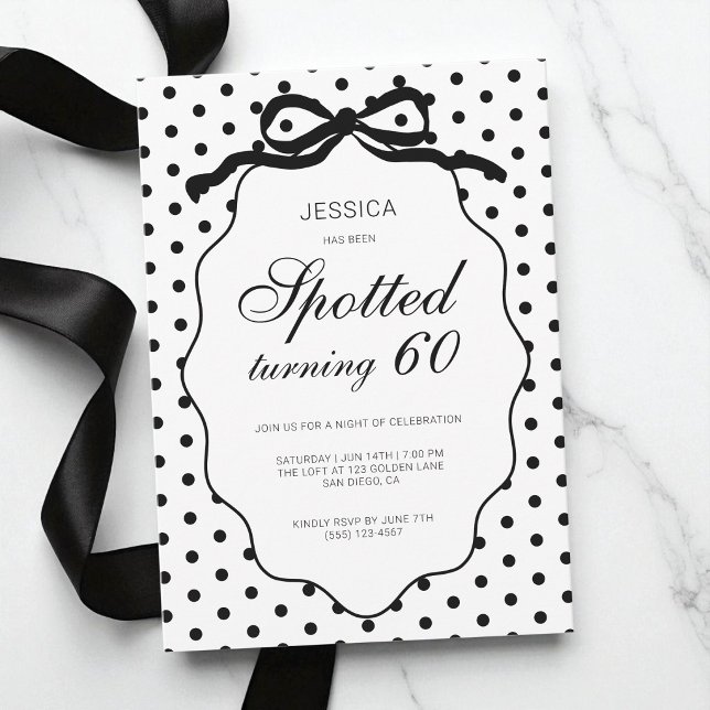 Polka Dot Bow Spotted 60-årsfirande Inbjudningar (Polka Dot Bow Spotted Turning 60th Birthday Party Invitation)