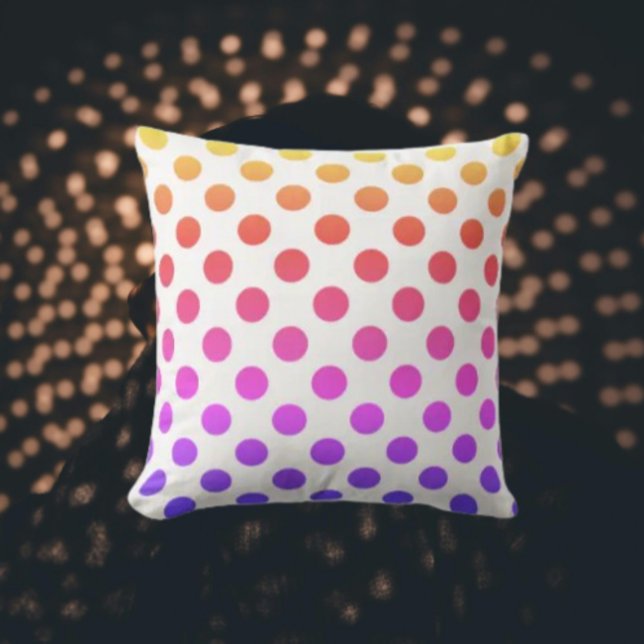 Polka Dot Gradient Regnbåge Kudde (Skapare uppladdad)