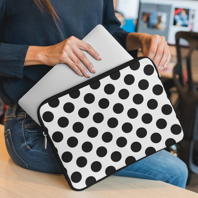 Polka dots, Polka Dot Mönster, Black and White Laptop Fodral (Skapare uppladdad)