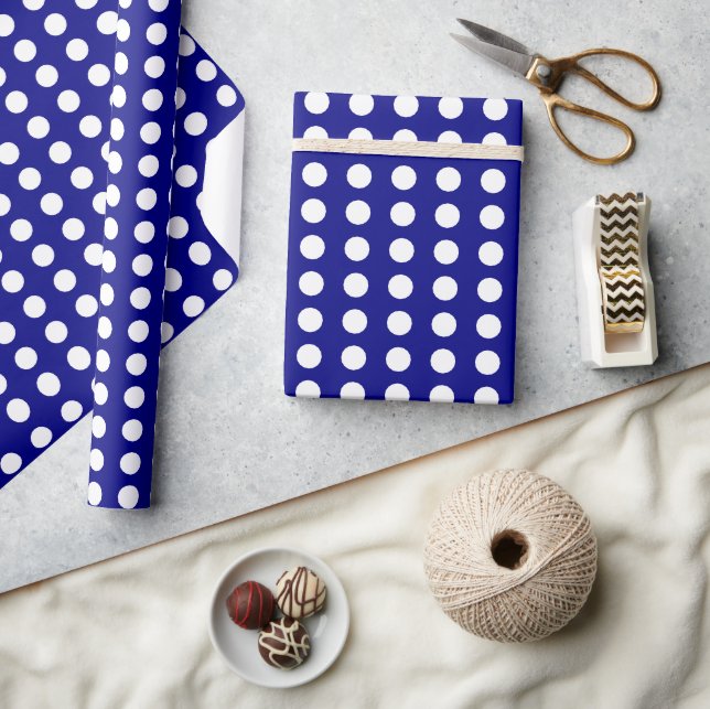 Polka dots vit flotta presentpapper (Hantverk)
