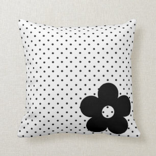 Polkaen pricker partyblomman i svartvitt kudde
