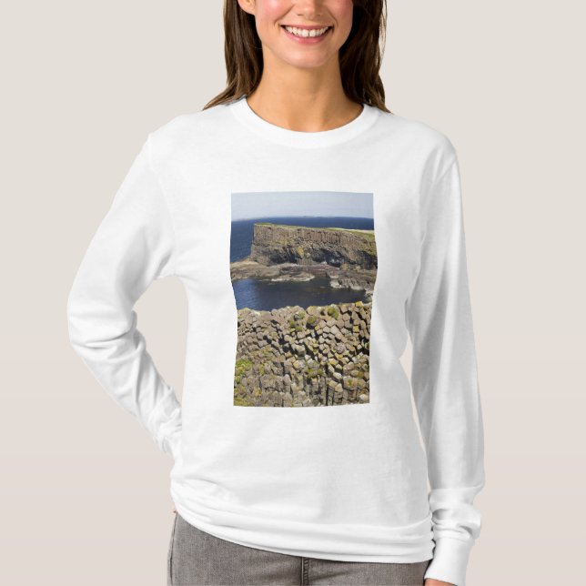 Polygonal basalt, Staffa, utanför Isle of Mull, T-shirt (Framsida)