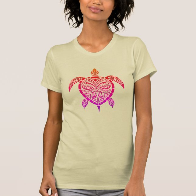Polynesisk-inspirerad stensköldpaddsdesign t shirt (Framsida)