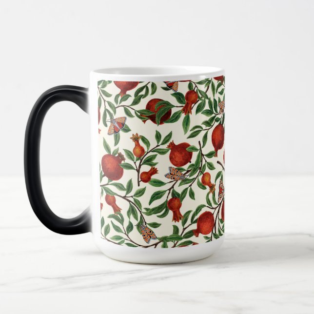 Pomegranater och Bella Moths på benvita Magisk Mugg (Vänster)