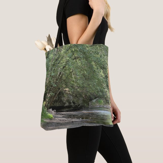 Pond under the Trees Tote på svenska Tygkasse (Närbild)