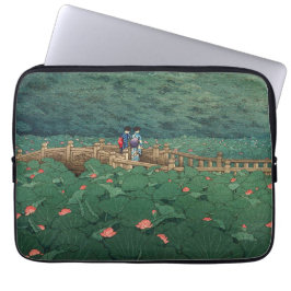 Pond vid Benten Shrine i Shiba Kawase Hasui Laptop Fodral