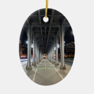 Pont de Bir-Hakeim nattetid - Paris, Frankrike Julgransprydnad Keramik