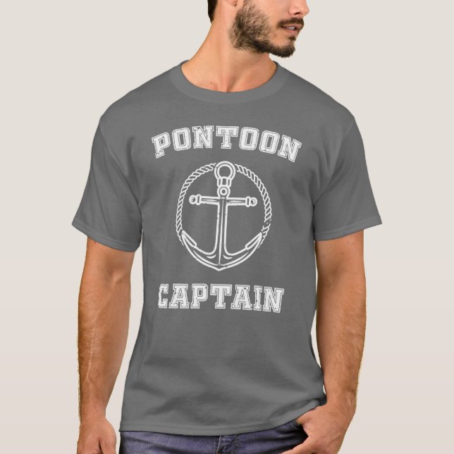PONTOON CAPTAIN Funny Boating for Water Sports fam T Shirt (Framsida)