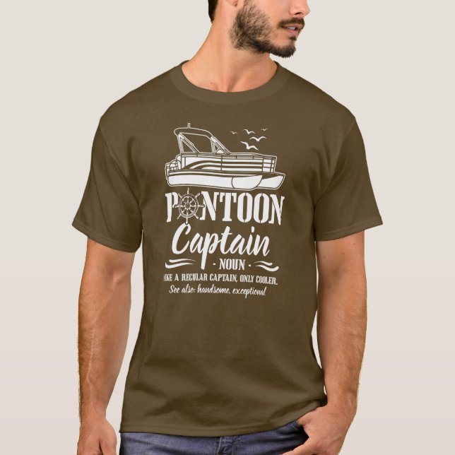 Pontoon Kapten Definition Funny Pontoon Boat T Shirt (Framsida)