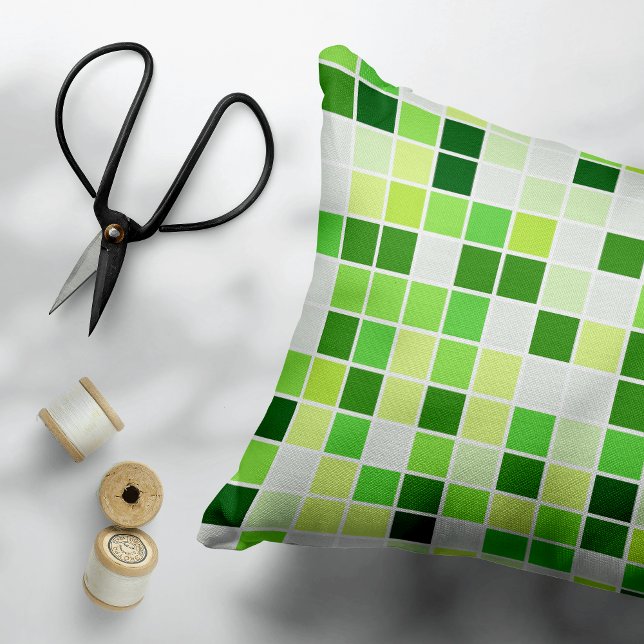 Poolplattor, gröna mosaikplattor, geometriskt möns prydnadskudde (Skapare uppladdad)