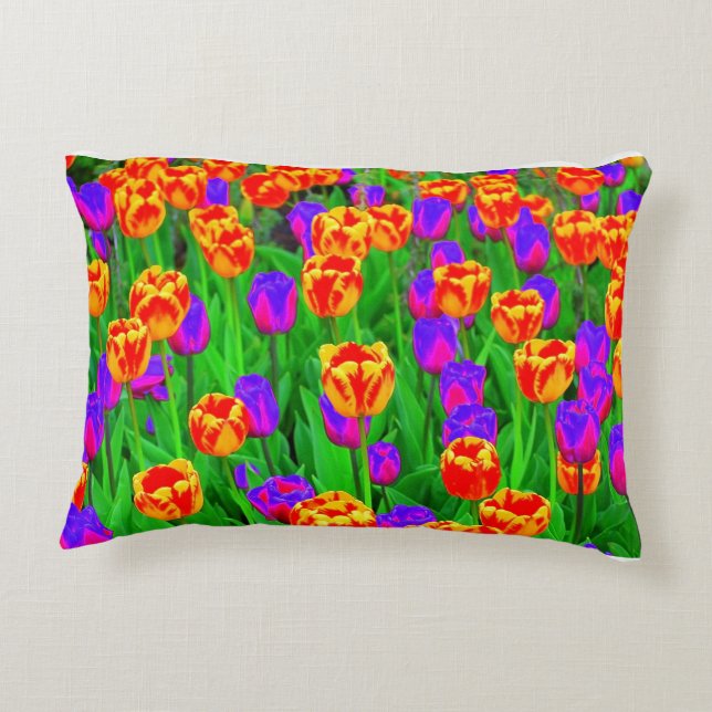 Pop Art Neon Tulips Prydnadskudde (Baksidan)