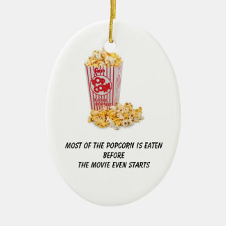 Popcorn ätas, för filmen startar även julgransprydnad keramik