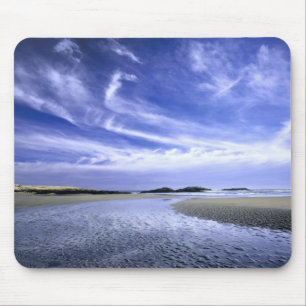 POPHAM BEACH STATE PARK, MAINE. USA. Cirrus Musmatta