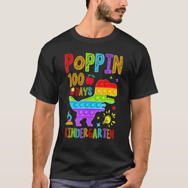 Poppin 100 Days Kindergarten Nursery School Dinosa T Shirt (Framsida)