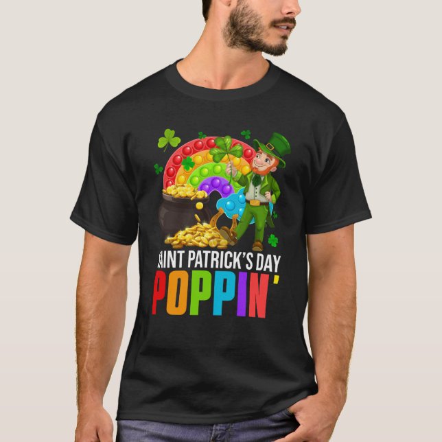 Poppin' Leprechaun & Pop It Rainbow Saint Patricks T Shirt (Framsida)