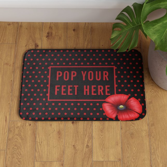 Poppy Polka Dot Mönster Red and Black Bath Mat Badrumsmatta (Pop your feet on this poppy bath bat. You can change the text!)