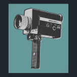 Popup Art Toppen 8-filmkamera Poster<br><div class="desc">På 1950- och 1960-talet producerade filmkameran i toppen 8 hemfilmer för familjer överallt. Toppen 8 Movie Camera-designen har genomgått en popkonbehandling och finns i färg av grått och svart. Om du är en filmbuff eller om kärlek skapar filmer och videoklipp är filmkameran för popup Art 8 ett underbart val. Besök...</div>