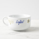 Porcelain Mugg personalize "Elegant Menorah"<br><div class="desc">Anpassa din "Elegant Menorah" genom att byta ut text. Välj ditt favoritteckensnitt stil, färg, storlek och text. Menorahs och stjärnor kan storleksändras och flyttat. Bakgrund färg kan läggas till. Lycklig Chanukah/Hanukkah! Njut! Tack för att du stannade och shoppade förbi. Mycket uppskattat!!!! Stil: Kopp för Soppa: Gör måltiden mer roligt med...</div>