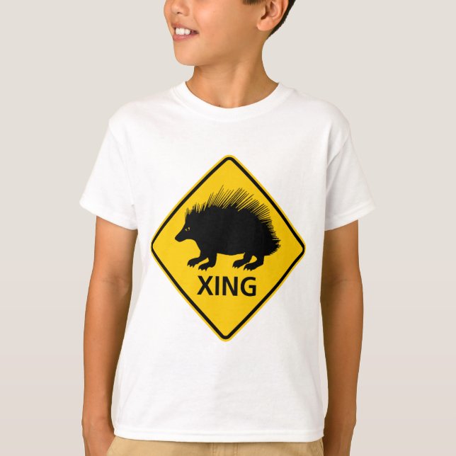 Porcupine Crossing Highway-tecken Tee (Framsida)
