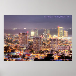Port of Spain City of ljus vid Dusk Poster