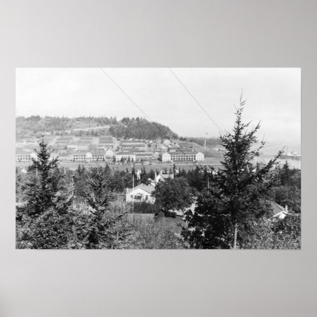 Port Townsend, WA View Main Barracks Fort Warden Poster (Framsidan)